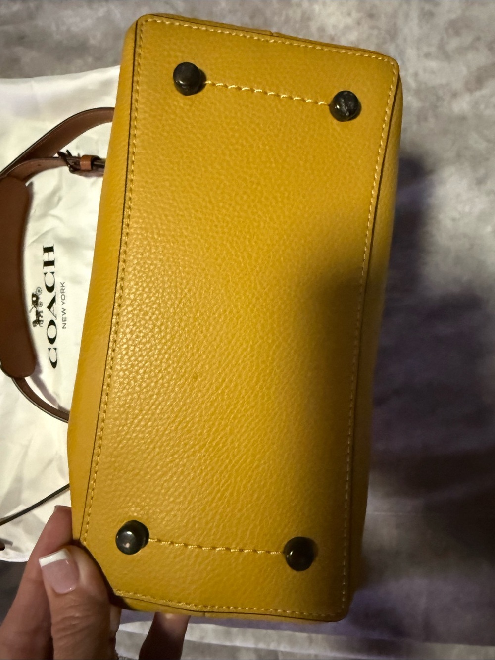 Coach Willow Bucket Bucket Bag in Mustard Yellow - Picture 4 of 9